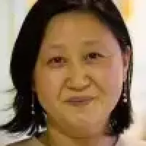 headshot photo of Linlin Li smiling