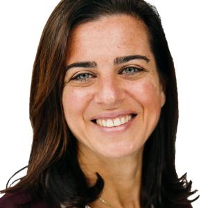 Image of Aylin Bell.